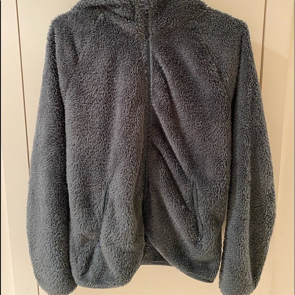 Aritzia Tna Fuzzy Zip-Up - Picture 2 of 11
